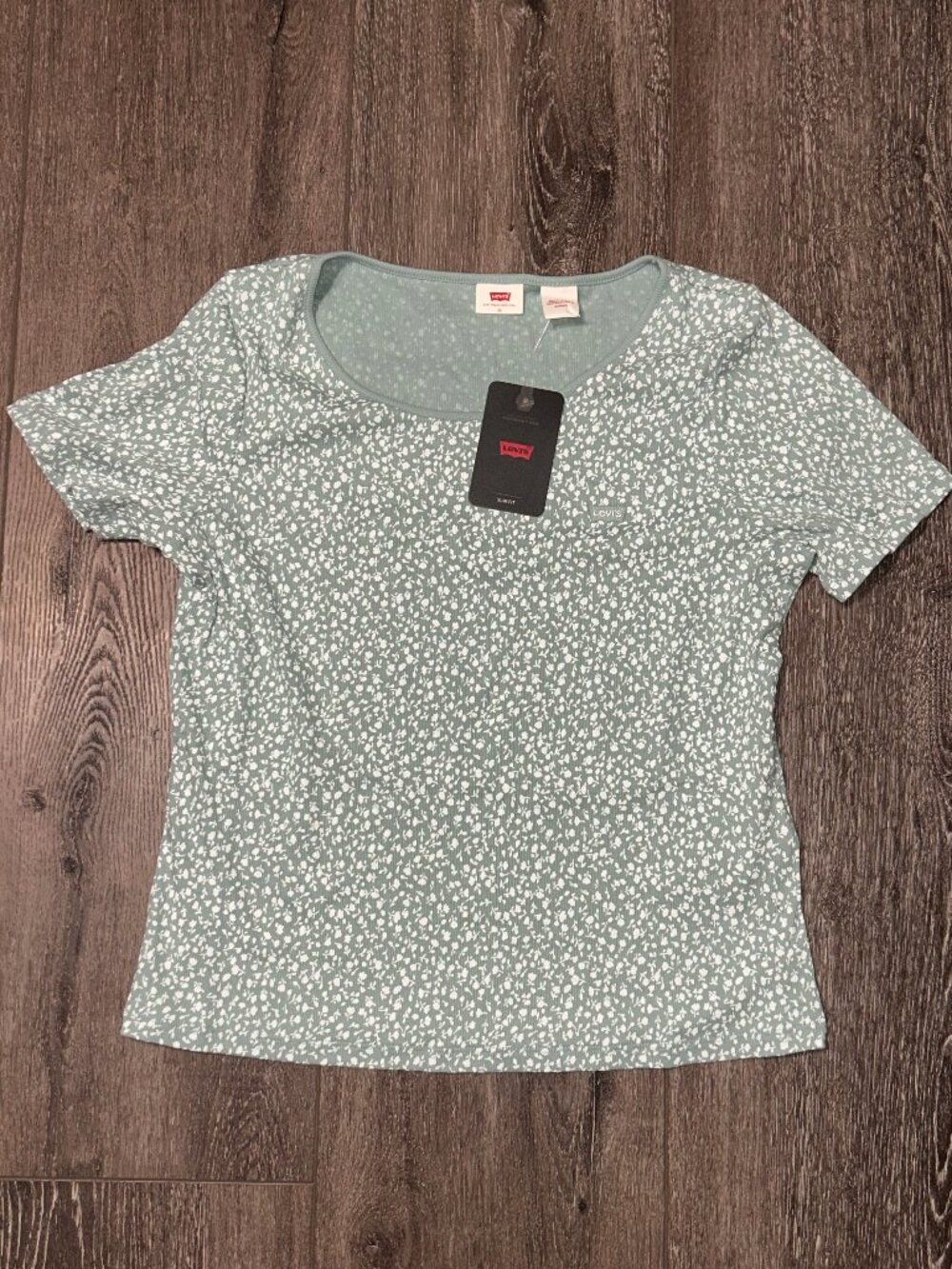 Levi's Womens Plus Slim Fit 1X Green Floral Round Neck T-Shirt NWT BRAND NEW